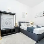 Rentero Apartment, 10 Minutes Wenceslas Square, Apartment *