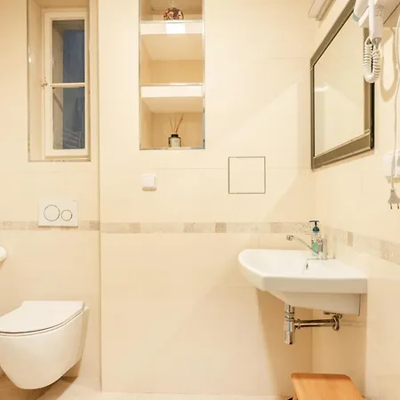 Rentero Apartment, 10 Minutes Wenceslas Square, Prag